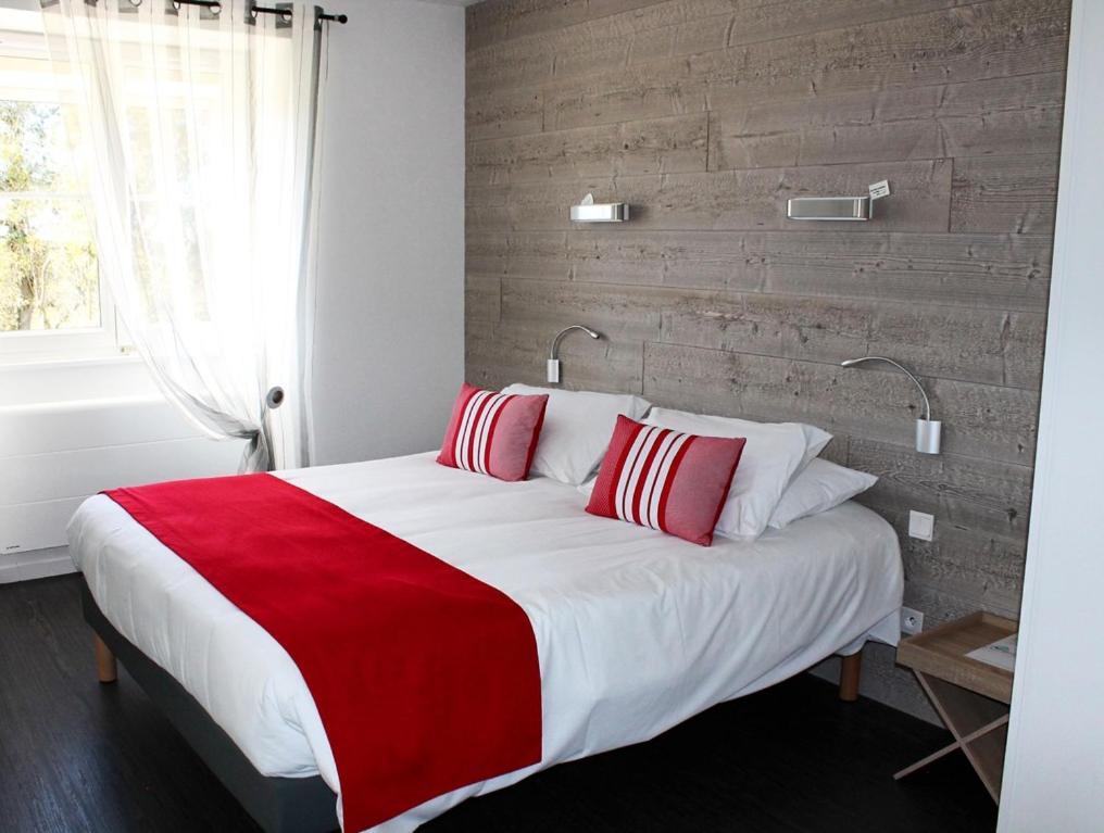 Logis Hotel "Ici M'Aime" Rouvray  외부 사진