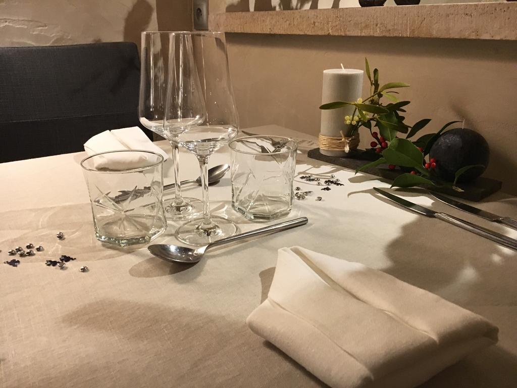Logis Hotel "Ici M'Aime" Rouvray  외부 사진
