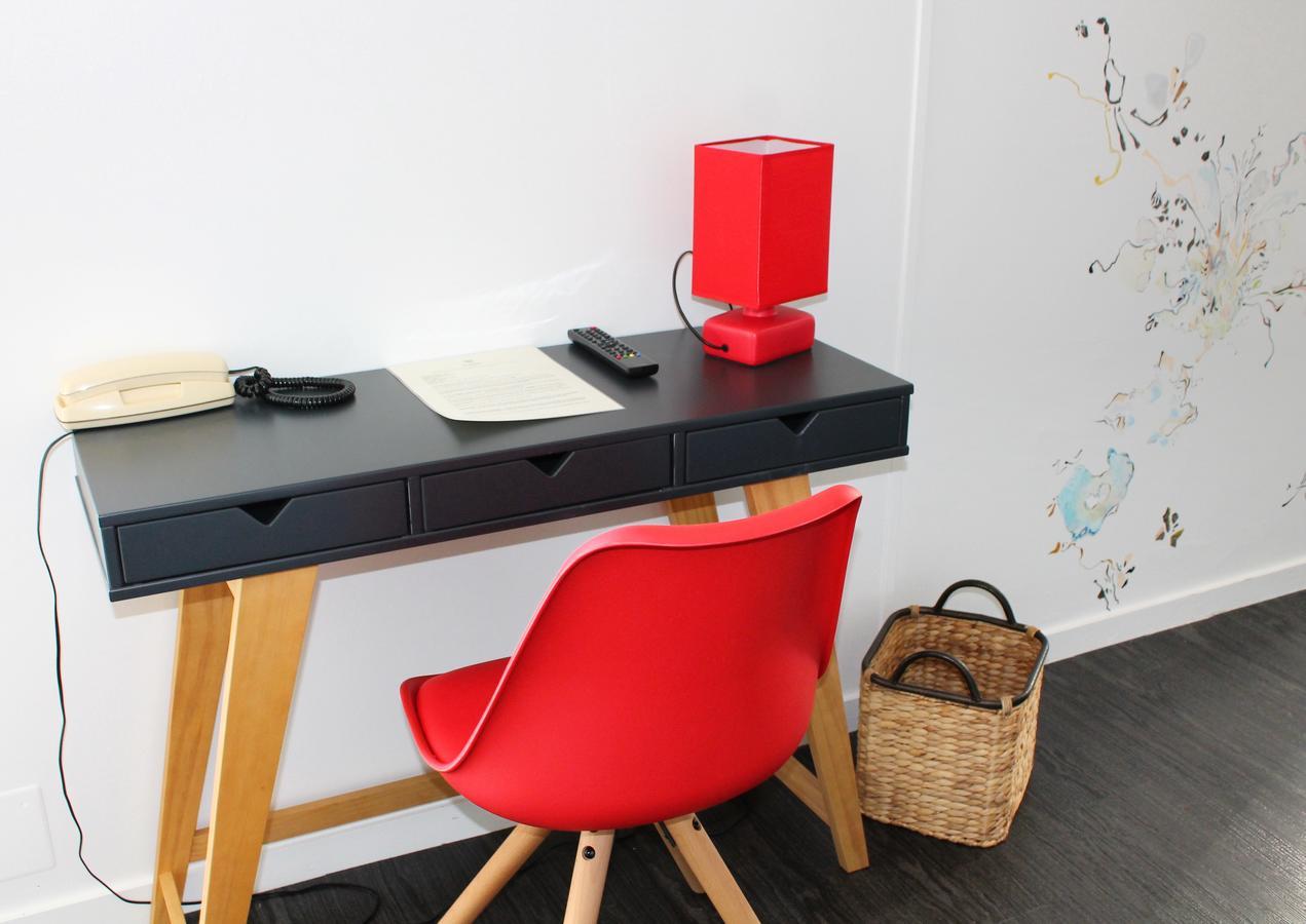 Logis Hotel "Ici M'Aime" Rouvray  외부 사진